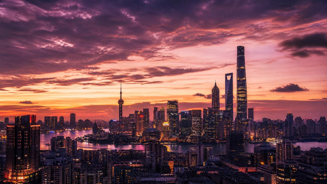 母狗官网都市爱情视频